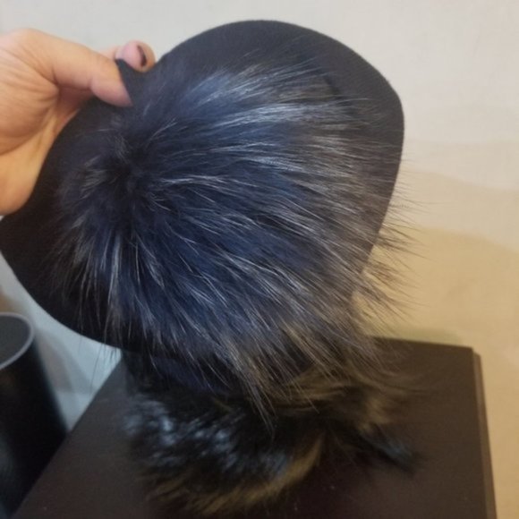 Rhinestone pearl butterfly Raccoon pompom Navy Hat - Picture 7 of 8